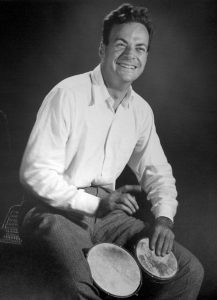 Richard P. Feynman, uczestnik amerykańskiego programu atomowego, jeden ze świadków pierwszej eksplozji bomby A. Zdjęcie: WikiTree, zamieszczone w anglojęzycznym wydaniu "Wykładów Feynmana z fizyki".